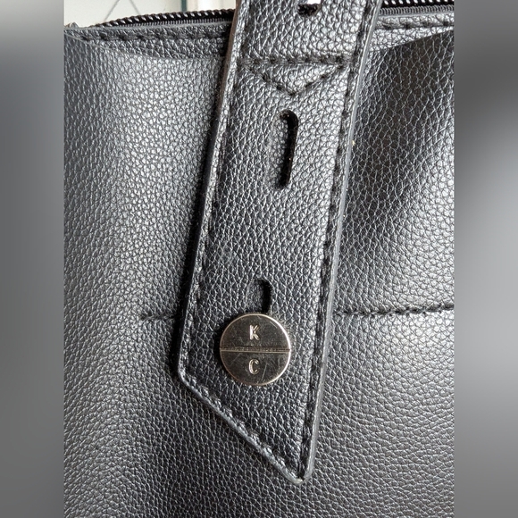 Kenneth Cole Reaction black vegan leather hand bag - Picture 14 of 15